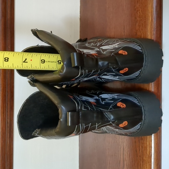 NWOT Women's Nightmare Before Christmas black size 43/9 1/2 boots - Picture 4 of 6